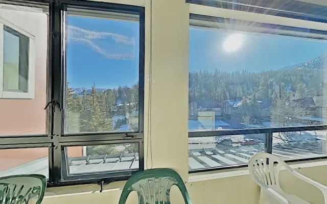 Comfortable Cozy 2 Bedroom Condo with Loft!