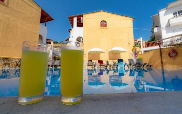 Bella Grecia Studios and Apartments
