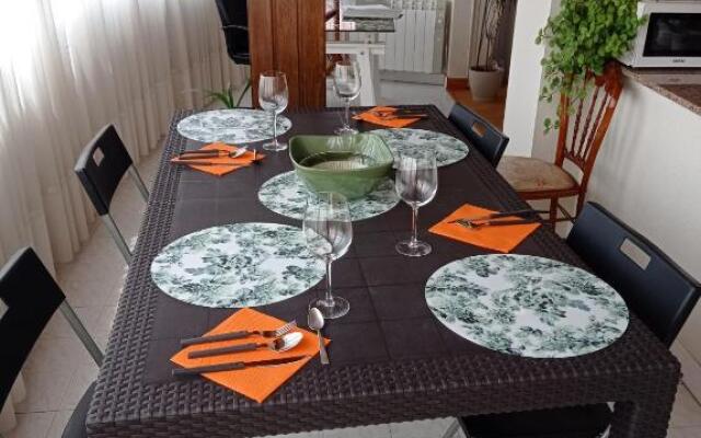 Becquer. Luminoso y amplio apartamento.Playa a 3km