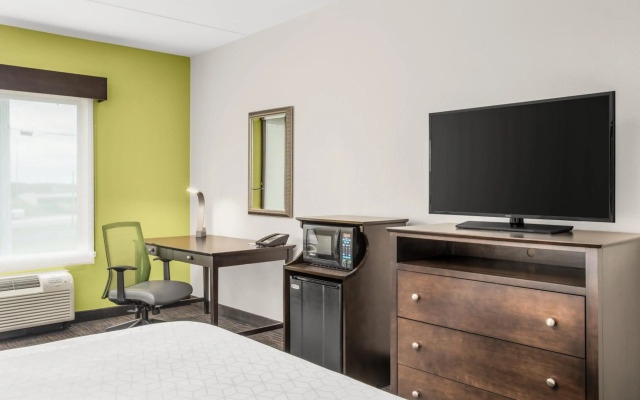 Holiday Inn Express & Suites Wilmington-Newark by IHG