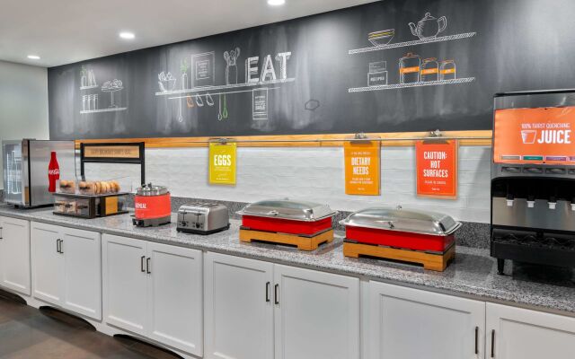 Hampton Inn Hartford/Airport