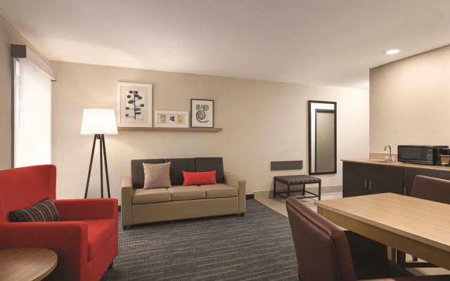 Country Inn & Suites by Radisson, Dunn I-95