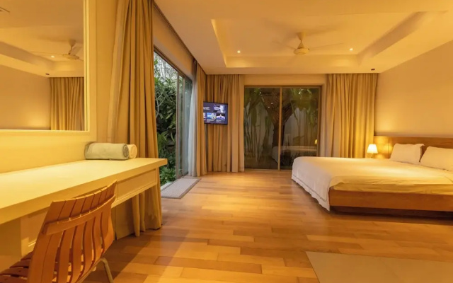 Famous 5 Trichada Resort  4-Bedroom V164