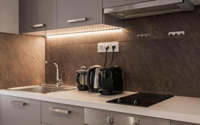 Piraeus Deluxe 2BDR Apt - near metro and port