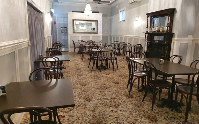 Royal Hotel West Wyalong