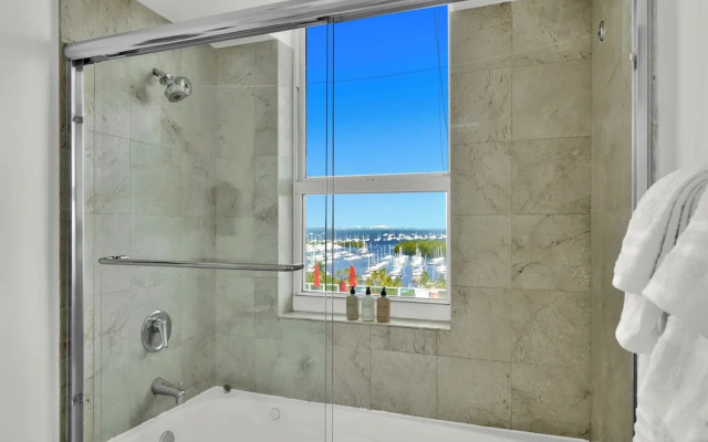 Fabulous 2-Bedroom in the Heart of Grove