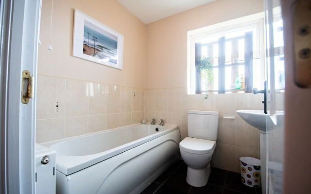 Modern Central Three Bedroom House