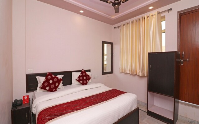 Oyo 13136 Hotel Taj Ansh 2