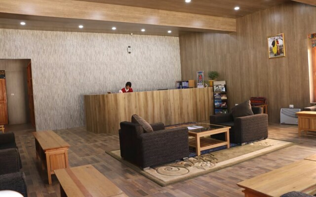 Base Camp Hotel