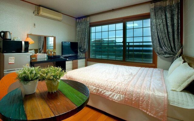 Jeju E-house Pension