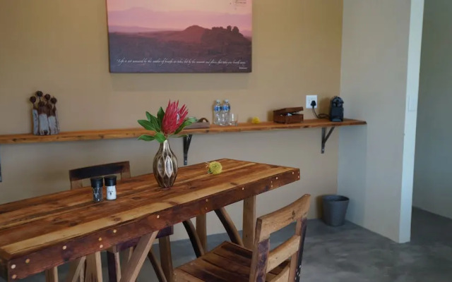 Stellar Overberg Travellers Lodge