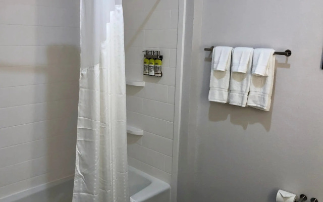 Holiday Inn Express and Suites Houston Westchase - Westheimer by IHG