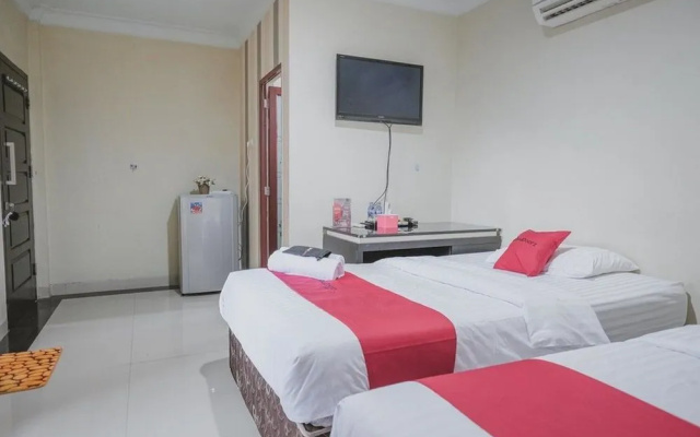 RedDoorz Syariah near Jamtos Jambi 2