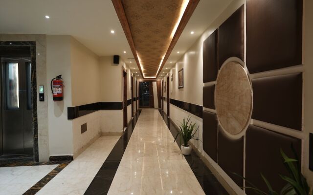 The Golden Crown Hotel Banquet & Cafe
