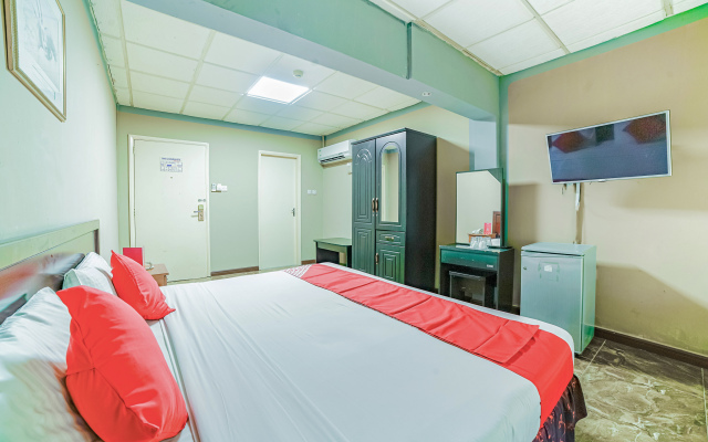 OYO 394 Dana Al Buhairah Beach Hotel