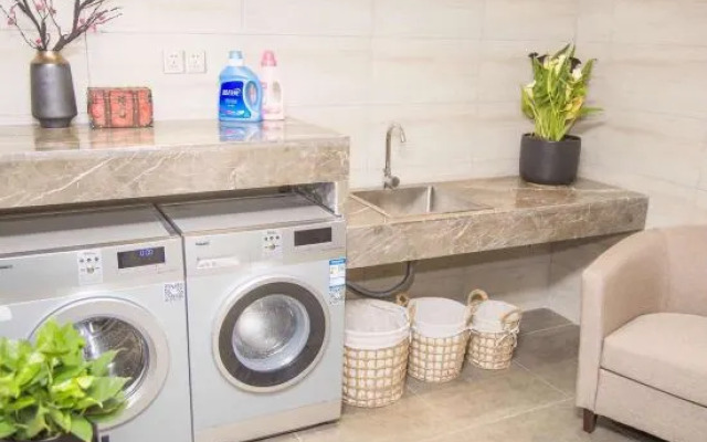 Homeinn Plus Hotel (Hefei Huaihe Road Pedestrian Street)