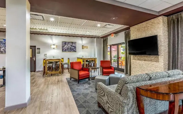 Holiday Inn Express & Suites Lexington by IHG
