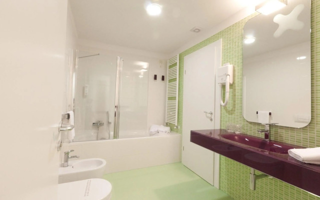 Hotel & Restaurant Velanera