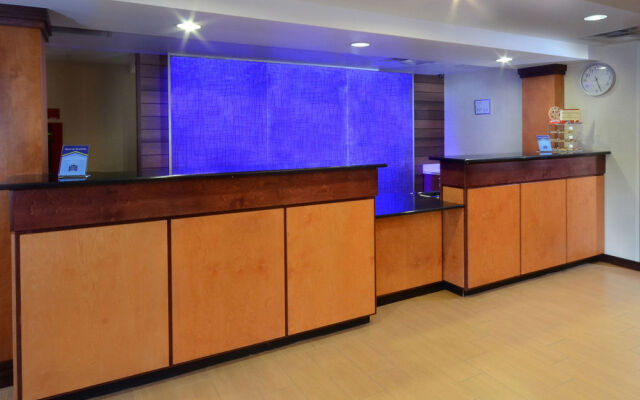 Fairfield Inn & Suites Roanoke North
