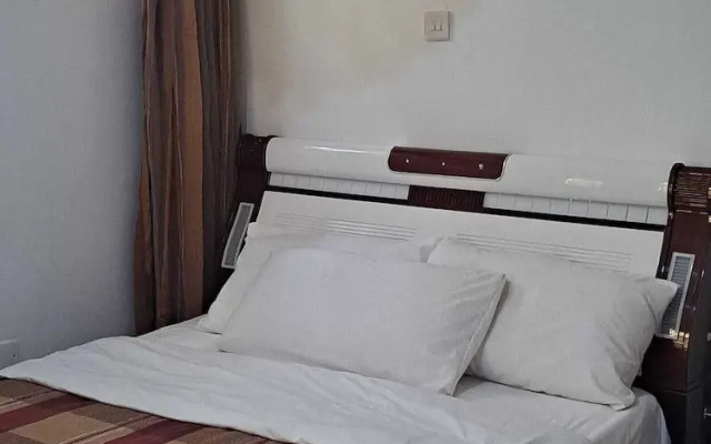 Lux suites Utawala Family House