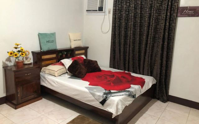 15pax-2minutes to Vigan-Rose and Fer Transient-2 Bedroom House