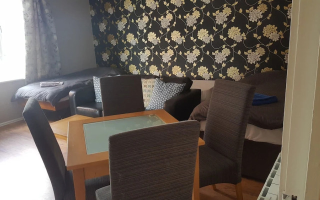 Dragon - Garnet Apartment 1 Bedroom Home