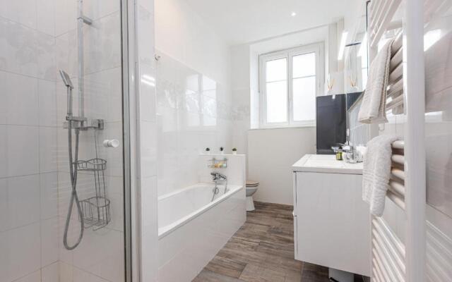 Jean Medecin Av - Large 2 Bdrs Central AC