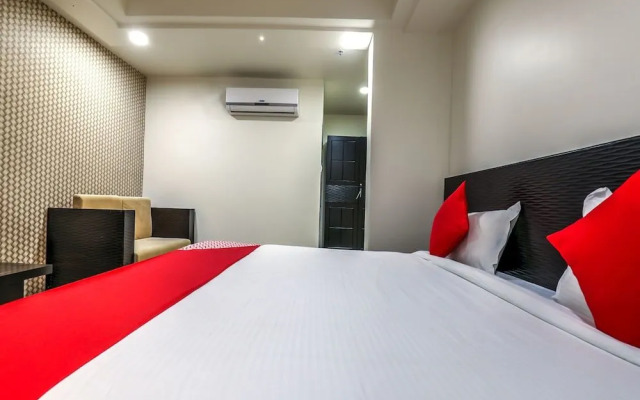 Oyo 14859 Ulavacharu Hotels