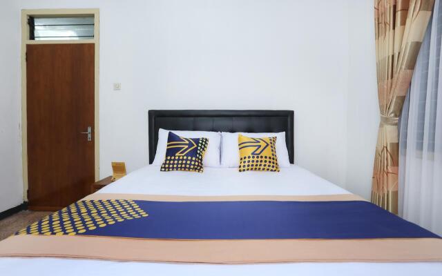 OYO 2268 Tim-tim Homestay SyariahNearUniversitas Gadjah Mada