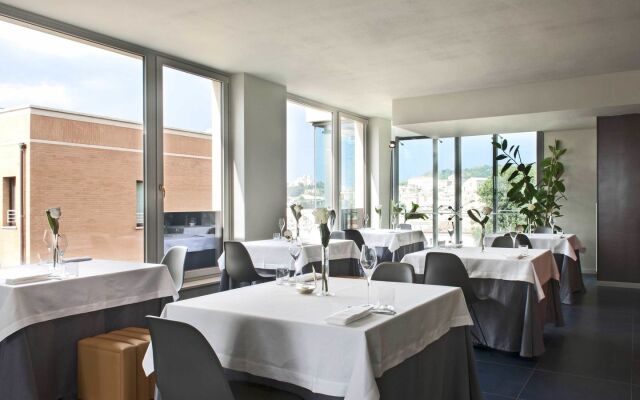 SeePort Hotel