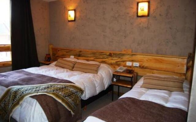 Ruca Pehuen Eco-Lodge De Montaña