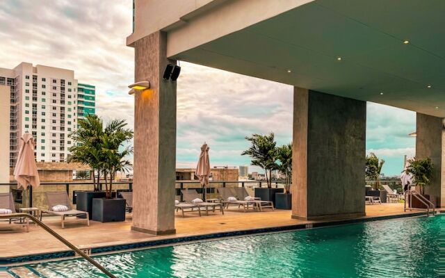 Smart Brickell Hotel