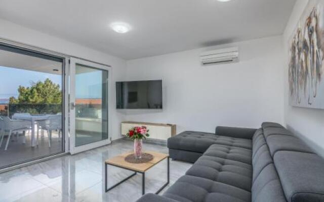 Elle Luxury Apartments Vanta?I?I