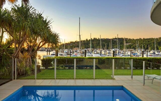 Pavillions 12 With Pool And Golf Buggy