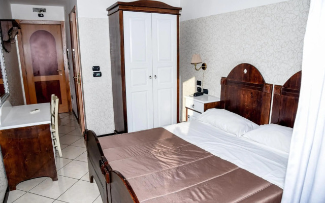 Business Hotel