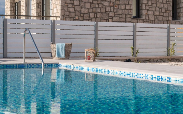 Francis & Gregorys Luxury Villas