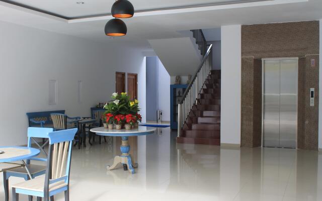 Summer Quest Hotel