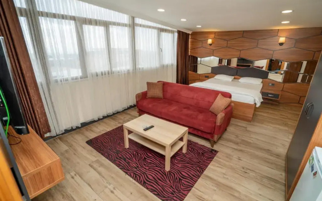 216 Hill Suites
