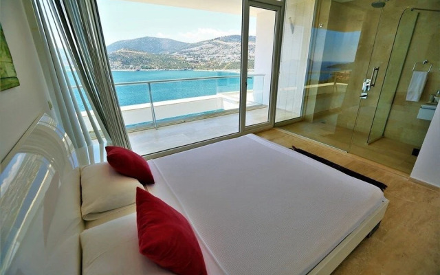 Villa Luminex by Akdenizvillam