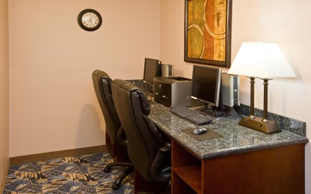 Holiday Inn Express Hotel & Suites Bedford, an IHG Hotel