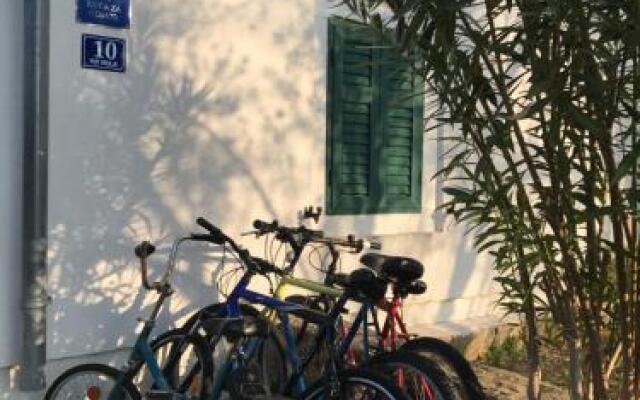 Rustic Holiday Home Miketa