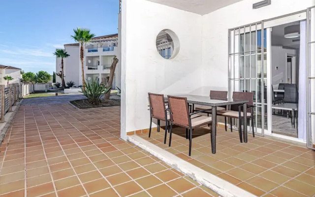 Jm2.b2 - Modern 2 Bed apt With Amazing sea Views
