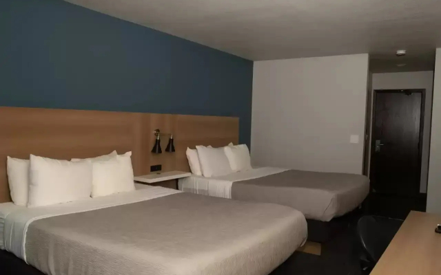 Howard Johnson by Wyndham Portland Airport