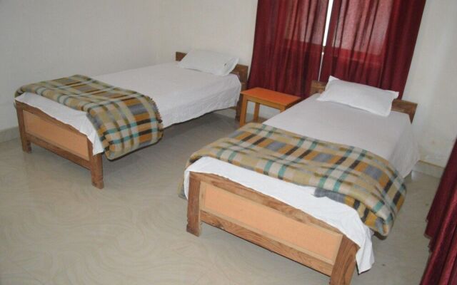 Middle Way Home Stay