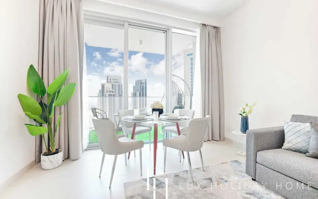 LUX  The Dubai Creek View Suite