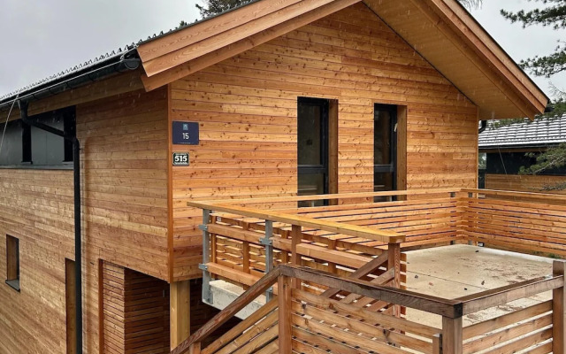 Lovely Chalet With hot tub