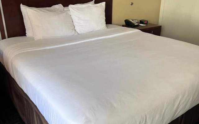Quality Inn Fresno Near University