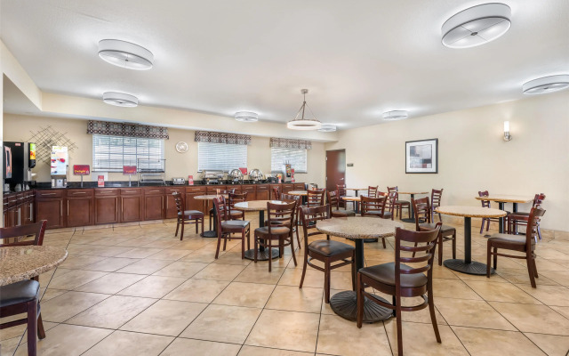 Best Western Plus Eastgate Inn & Suites