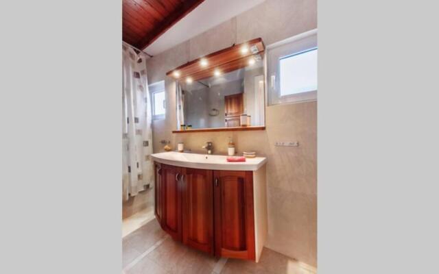 Bright apartment in Glyfada close to the sea