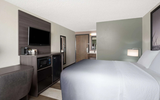 Super 8 by Wyndham Conrad